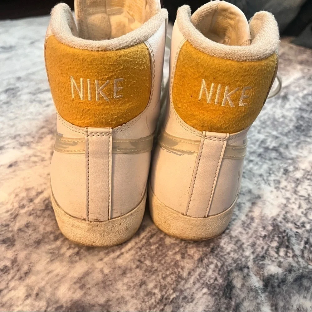 Nike Blazer Mid 77 GS ‘Brushstroke Royal Tint’ DX3070-100 GS Size 6Y/Women 8 - Picture 4 of 6